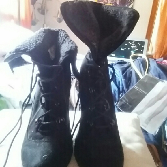 Shoes - Picture 4 of 4